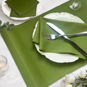 plaint white fabric cloth placemats with designed embroidery